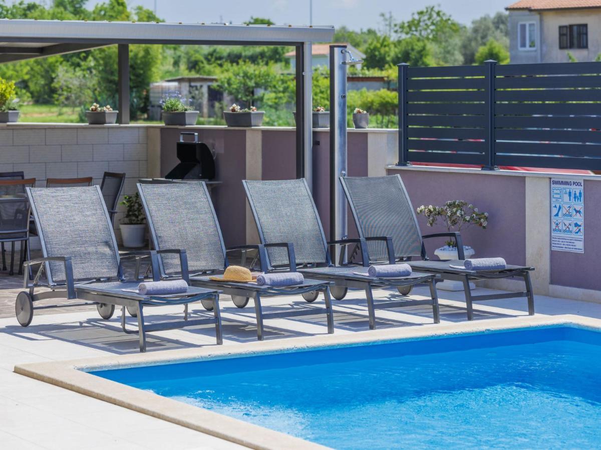 Holiday Home Villa Gocci By Interhome Kmeti Exterior photo